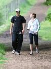 Emma Watson et Johnny Simmons en balade