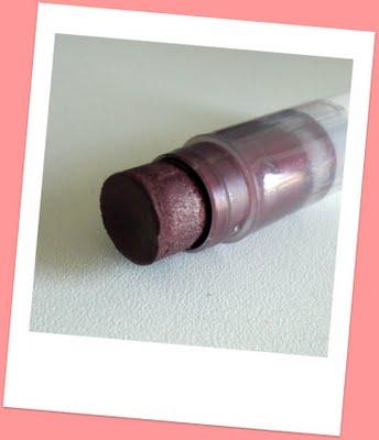 Rouge à lèvre prune