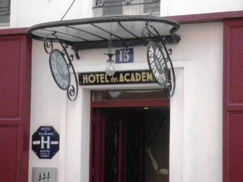 HOTEL DES ACADEMIES RUE DE LA GRANDE CHAUMIERE 75006 20110423 A.JPG