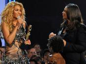 2011 Billboard Awards event (22.05) (pix +vidéo)