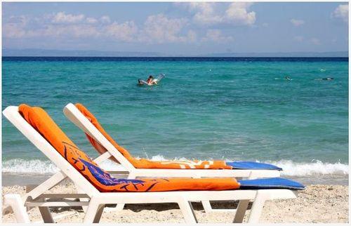 GreecePolichronoBeachBeds