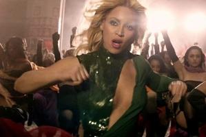Beyonce: les costumes du clip « run the world »