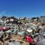 Les ordures s'étalent sur 175 hectares en périphérie de Dakar. Des quartiers voisins de la ville, on aperçoit des montagnes de déchêts.