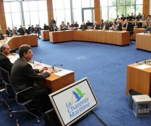 Les départements dépensent toujours plus pour les aides sociales