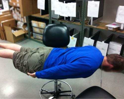 Planking : les Apple Store font la planche