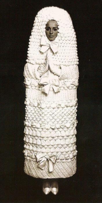 la robe de la mariée tricotée création Yves Saint Laurent 1965