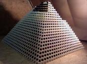 Pyramide dominos inachevée