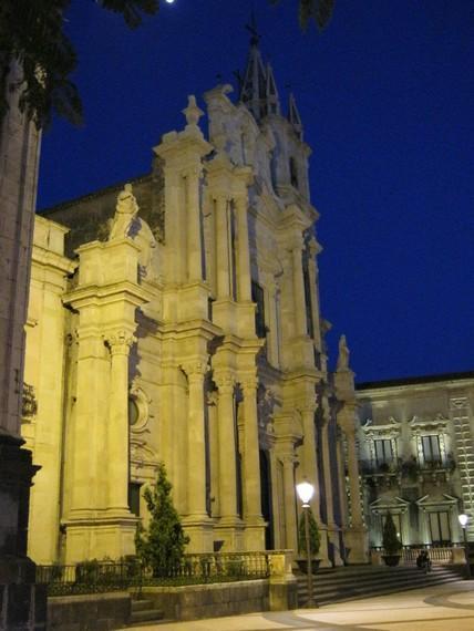 Le temps de boire un Limanchello près d'une des églises à acireale