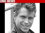 Kenickie (Jeff Conaway) mort.