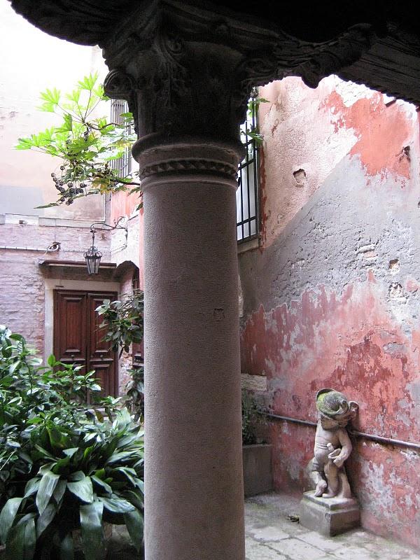 Et voilà où habite mon petit couple d'amoureux!!! Palazzo Fossati - San Marco