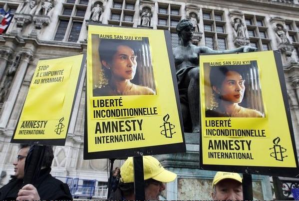Aung San Suu Kyi salue l'action d'Amnesty International, à l'occasion du 50ème anniversaire de l'ONG