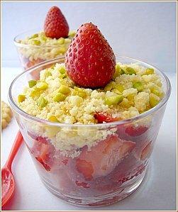 Verrine-fraise-pistache-et-galette-bretonne--La-petite-pat.jpg