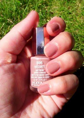 En ce moment, mes ongles aiment..VELVET