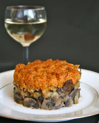 CRUMBLE MOUTARDÉ DE POISSON SUR LIT DE CHAMPIGNONS