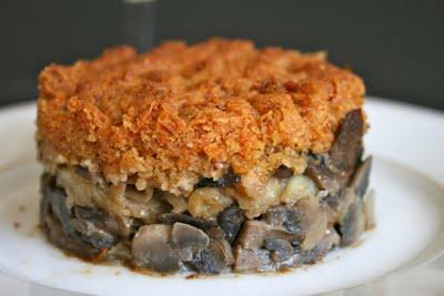 CRUMBLE MOUTARDÉ DE POISSON SUR LIT DE CHAMPIGNONS