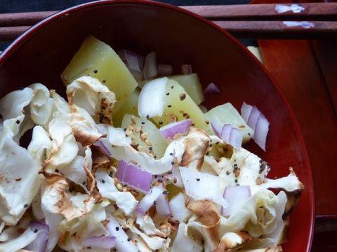 Salade de pommes de terre et de chou japonisante