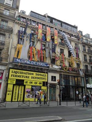 Le squat le plus connu de Paris : rue de Rivoli !