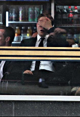 Robert Pattinson tourne dans un restaurant à Toronto