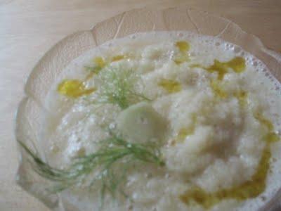 Soupe froide et crue de fenouil au pamplemousse