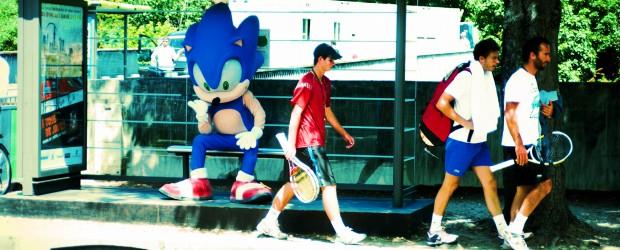 Sonic profite de ses vacances à Paris !