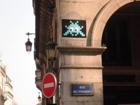 Invader : en attendant la 1000ème mosaïque parisienne (1/8)