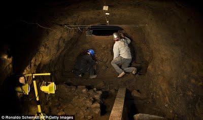 Mexique: découverte d'un tunnel sous le temple du serpent à Teotihuacan