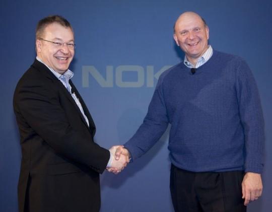 Stephen Elop Steve Ballmer Microsoft CEO110601144311 540x421 Microsoft sur le point de racheter Nokia ?