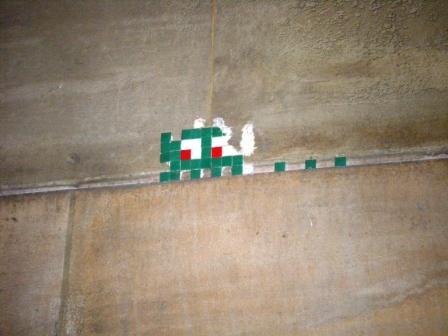 Invader : en attendant la 1000ème mosaïque parisienne (3/8) Invader : en attendant la 1000ème mosaïque parisienne (3/8)