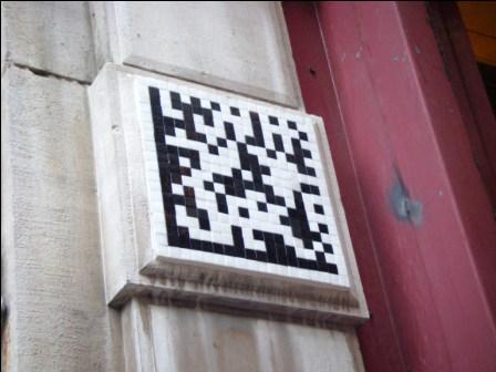 Invader : en attendant la 1000ème mosaïque parisienne (3/8) Invader : en attendant la 1000ème mosaïque parisienne (3/8)