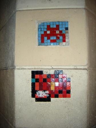 Invader : en attendant la 1000ème mosaïque parisienne (3/8) Invader : en attendant la 1000ème mosaïque parisienne (3/8)