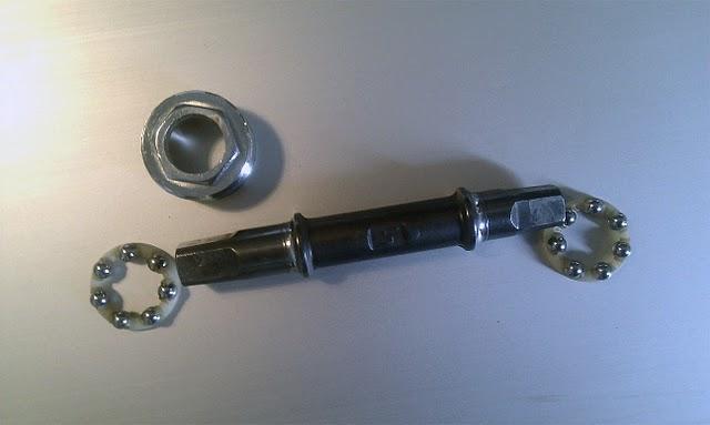 Randonneuse Méral: jeux de pédalier