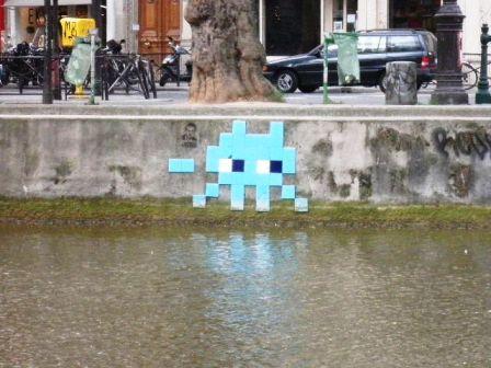 Invader : en attendant la 1000ème mosaïque parisienne (5/8)