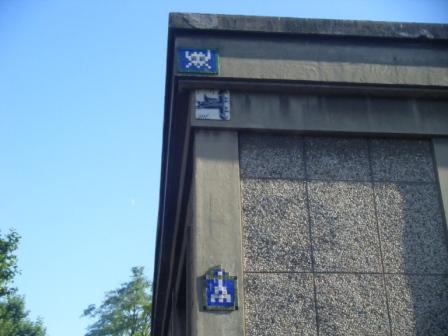 Invader : en attendant la 1000ème mosaïque parisienne (5/8)