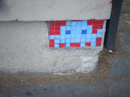 Invader : en attendant la 1000ème mosaïque parisienne (6/8)