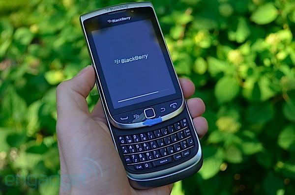 BlackBerry: Bold 9900 retardé et preview du Torch 2