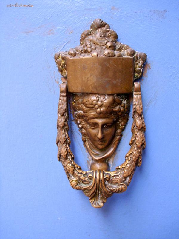 Venise, le lieu du monde où le temps fuit du pas le plus léger, s'envole de l'aile la plis insaisissable.( Henri de Régnier)