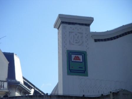 Invader : en attendant la 1000ème mosaïque parisienne (8/8)