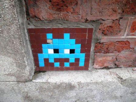 Invader : en attendant la 1000ème mosaïque parisienne (8/8)