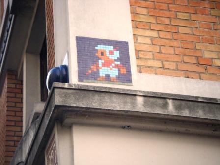 Invader : en attendant la 1000ème mosaïque parisienne (8/8)