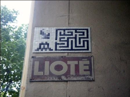 Invader : en attendant la 1000ème mosaïque parisienne (8/8)