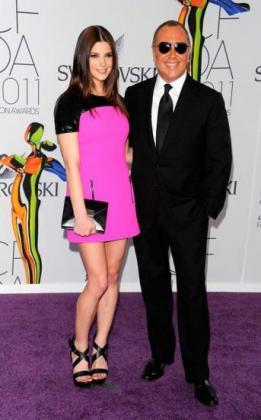 Ashley Greene magnifique en rose fuchsia et noir