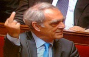 Le doigt d’honneur d’Henri Emmanuelli