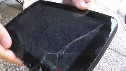 iPad 2, Xoom ou Galaxy Tab, laquelle est la plus résistante à une chute à plat