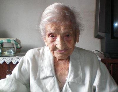 La femme la plus âgée du monde est encore vivante ! | À Découvrir
