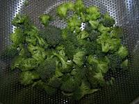 Salade de brocolis crus et ses 3 accompagnements