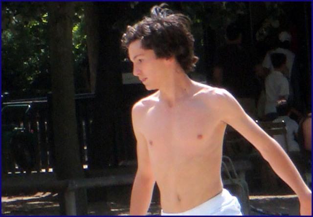 Etranges rapprochements