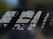 Adhésif, quand nous tiens…