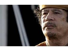 Khadafi joue échecs...
