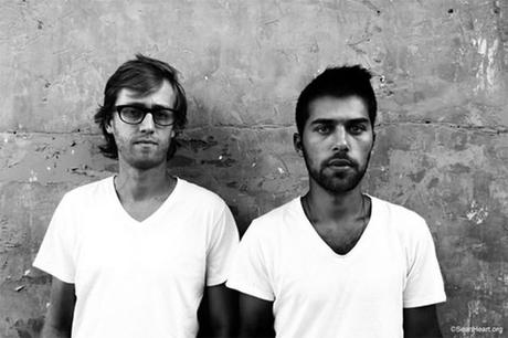 Découvrez Outlines avec 