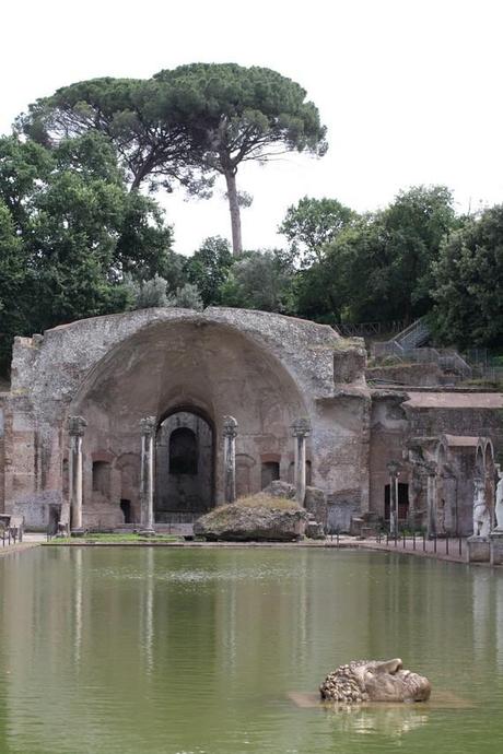 Le Canope : bassin représentant le canal antique qui reliait Alexandrie et la ville de Canope